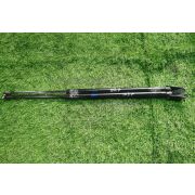 Амортизатор двери Nissan ELGRAND E51 VQ35DE