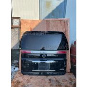 Дверь 5-я Nissan ELGRAND E51 VQ35DE