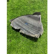 Подкрылок Nissan ELGRAND E51 VQ35DE