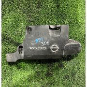 Пластиковая крышка на двс Nissan ELGRAND E51 VQ35DE