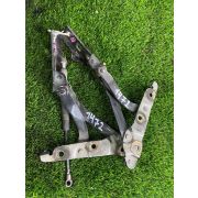 Кронштейн капота Nissan TEANA J31 VQ23DE