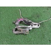 Кронштейн капота Toyota NOAH AZR60G 1AZFSE