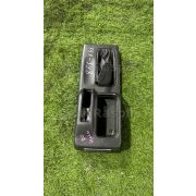 Бардачок между сиденьями Mitsubishi PAJERO IO H66W 4G93