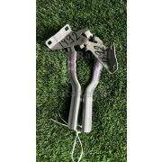 Кронштейн капота Nissan NV200 VM20 HR16DE