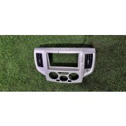 Консоль магнитофона Nissan NV200 VM20 HR16DE