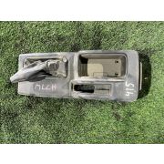 Бардачок между сиденьями Mitsubishi PAJERO IO H77W 4G94