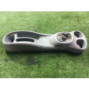 Бардачок между сиденьями Toyota VITZ SCP10 1SZFE