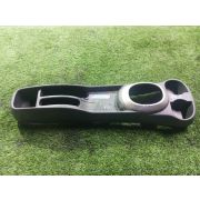 Бардачок между сиденьями Toyota IST NCP60 2NZFE