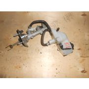 Главный тормозной цилиндр Toyota PRIUS NHW20 1NZFXE