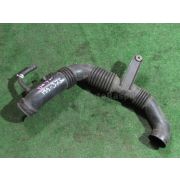 Патрубок Mazda DEMIO DW3W B3