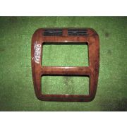 Консоль магнитофона Toyota NOAH SR50 3SFE