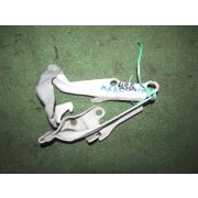 Кронштейн капота Toyota MARK II JZX100 1JZGE