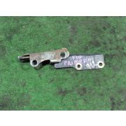 Кронштейн капота Nissan PRIMERA P10 SR18DE