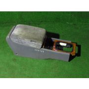 Бардачок между сиденьями Nissan GLORIA HY34 VQ30DD