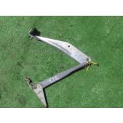 Кронштейн капота Subaru FORESTER SG5 EJ203