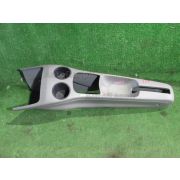 Бардачок между сиденьями Mazda DEMIO DY5W ZYVE