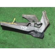 Кронштейн капота Nissan STAGEA WHC34 RB20DE