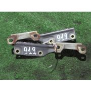 Кронштейн капота Mitsubishi DELICA PD6W 6G72