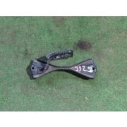 Крепление аккумулятора Nissan TEANA J32 VQ25DE