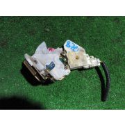 Замок двери Nissan CUBE AZ10 CGA3DE