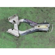 Кронштейн капота Nissan LAFESTA B30 MR20DE