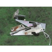 Кронштейн капота Nissan BASSARA JTU30 QR25DE