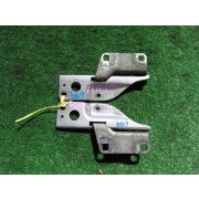 Кронштейн капота Nissan WINGROAD WFY11 QG15DE