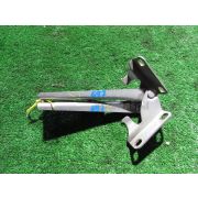 Кронштейн капота Nissan EXPERT VW11 QG18DE