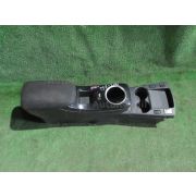 Бардачок между сиденьями Nissan LEAF AZE0 EM57