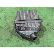 Корпус воздушного фильтра Nissan LARGO NW30 KA24DE