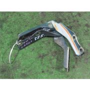 Кронштейн капота Nissan LARGO NW30 KA24DE