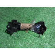 Крепление аккумулятора Nissan LEAF AZE0 EM57