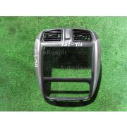 Консоль магнитофона Mazda DEMIO DW5W B5