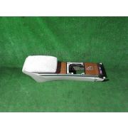 Бардачок между сиденьями Nissan TEANA J31 VQ23DE