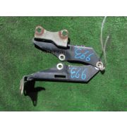 Кронштейн капота Nissan CUBE AZ10 CGA3DE