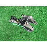 Кронштейн капота Toyota KLUGER ACU25 2AZFE