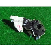 Замок двери Nissan CUBE Z10 CG13DE