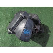 Корпус воздушного фильтра Mazda PREMACY CREW LF