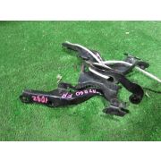 Кронштейн капота Toyota NOAH AZR60G 1AZFSE