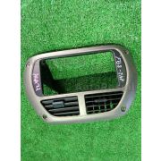 Консоль магнитофона Toyota RAV4 ACA21 1AZFSE