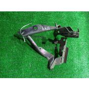 Кронштейн капота Nissan FUGA PY50 VQ35HR