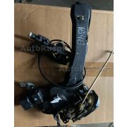 Замок двери Toyota BREVIS JCG10 1JZFSE