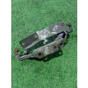 Кронштейн капота Nissan PRIMERA WTP12 QR20DE