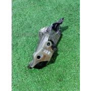 Кронштейн капота Toyota CRESTA GX100 1GFE