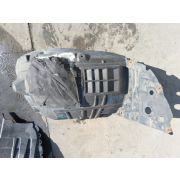 Подкрылок Nissan FUGA KY51 VQ37VHR
