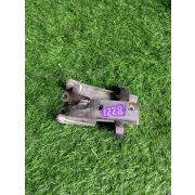 Кронштейн капота Mitsubishi GRANDIS N94W 4G64