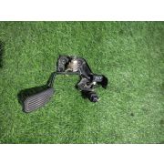 Педаль газа Toyota NOAH AZR60G 1AZFSE